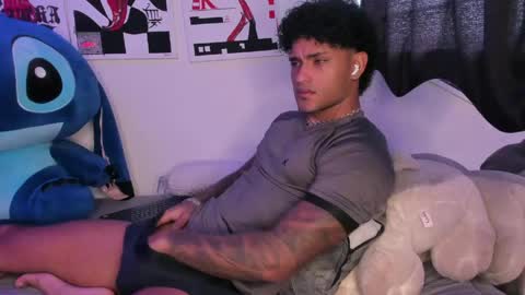 Snapshot of alessandro_vanni chatting on May 2026 02:25:01 PM Alessandro Vanni online show from May 2026 02:25:01 PM
