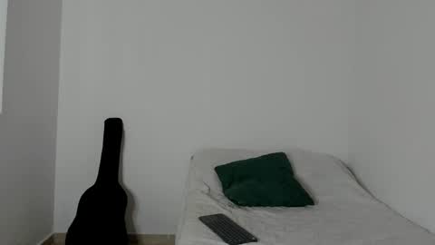 Alessandro online show from April 2026 11:49:01 PM