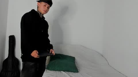 Snapshot of alessandro_wolf chatting on July 2026 02:05:01 AM Alessandro online show from July 2026 02:05:01 AM