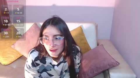 Alessia online show from October 2025 01:41:02 PM