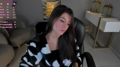 Alessia  online show from February 2025 05:20:01 AM