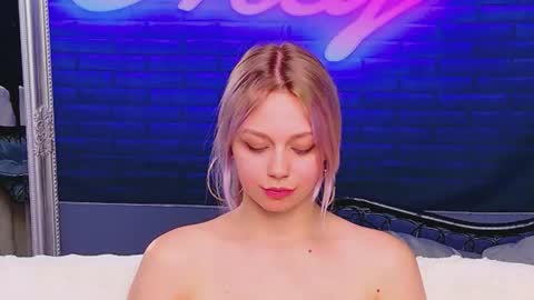 alessiacroft online show from July 2026 05:01:01 AM