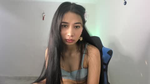 Snapshot of alessiavix chatting on December 2024 04:25:02 PM Alessia Meow online show from December 2024 04:25:02 PM