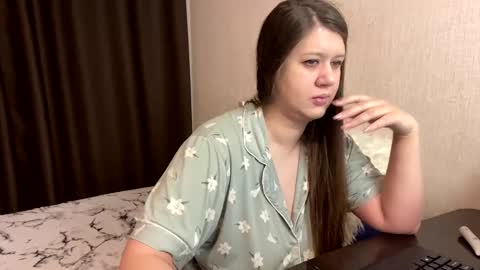 Aletta Oushen online show from December 2024 12:05:01 PM