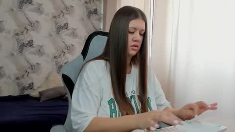 Aletta Oushen online show from April 2026 06:07:02 AM