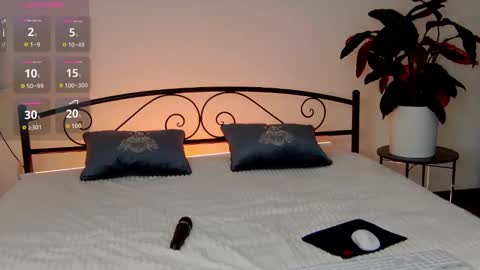 Emi online show from September 2025 08:13:01 PM