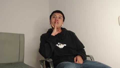Snapshot of alex__lover chatting on April 2026 04:13:02 AM Owen online show from April 2026 04:13:02 AM