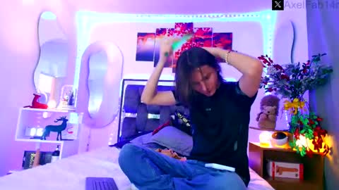 Snapshot of alex_and_fabian chatting on December 2024 06:38:02 PM sneider online show from December 2024 06:38:02 PM