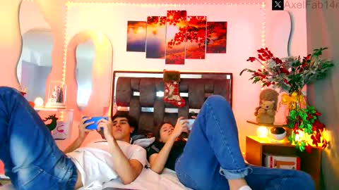 Snapshot of alex_and_fabian chatting on December 2024 09:43:02 PM sneider online show from December 2024 09:43:02 PM