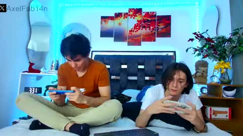 Snapshot of alex_and_fabian chatting on January 2025 09:51:02 PM sneider online show from January 2025 09:51:02 PM