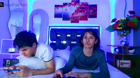 Snapshot of alex_and_fabian chatting on January 2025 09:47:02 PM sneider online show from January 2025 09:47:02 PM