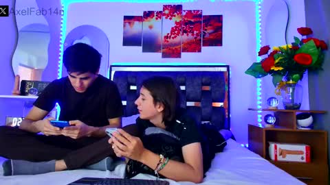 Snapshot of alex_and_fabian chatting on January 2025 06:49:02 PM sneider online show from January 2025 06:49:02 PM