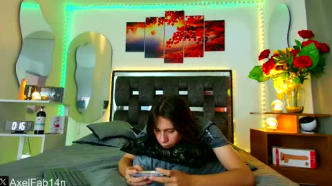 Snapshot of alex_and_fabian chatting on February 2025 06:22:01 PM sneider online show from February 2025 06:22:01 PM