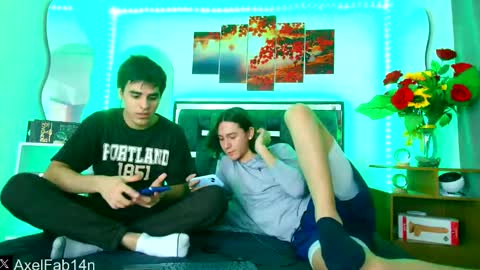 Snapshot of alex_and_fabian chatting on February 2025 07:05:01 PM sneider online show from February 2025 07:05:01 PM