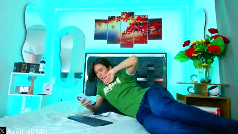 Snapshot of alex_and_fabian chatting on February 2025 07:07:01 PM sneider online show from February 2025 07:07:01 PM