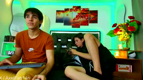 Snapshot of alex_and_fabian chatting on March 2025 06:23:02 PM sneider online show from March 2025 06:23:02 PM