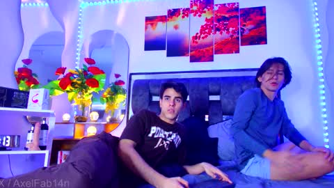 Snapshot of alex_and_fabian chatting on October 2025 08:42:02 PM sneider online show from October 2025 08:42:02 PM