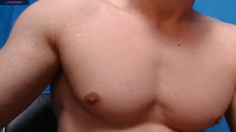 Snapshot of alex_blu chatting on October 2025 10:05:02 AM Alex online show from October 2025 10:05:02 AM