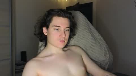 FAVORITE online show from December 2025 12:18:01 AM