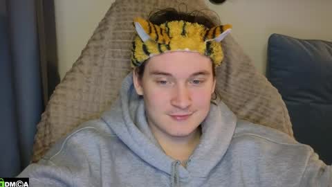 FAVORITE online show from April 2026 06:10:01 PM