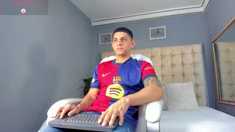 alex online show from September 2025 12:19:01 PM