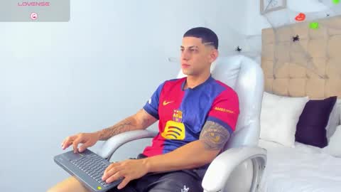 alex online show from October 2025 11:52:02 AM