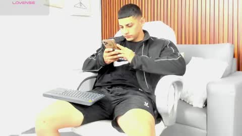 alex online show from May 2026 12:20:01 PM