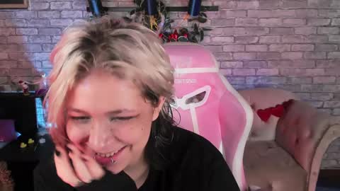 Snapshot of alex_howell chatting on February 2025 06:06:02 AM alex_howell online show from February 2025 06:06:02 AM