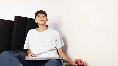 alex_mark_ online show from October 2025 02:02:01 PM