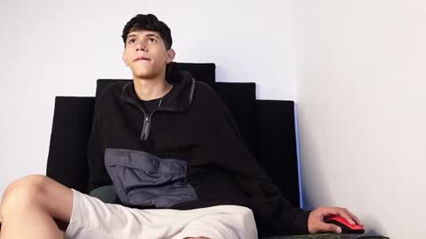 alex_mark_ online show from October 2025 01:54:01 PM