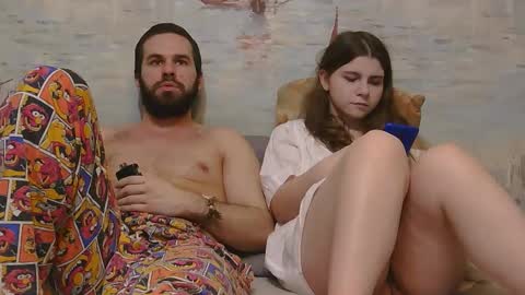 Alex and Sarah online show from March 2026 04:32:02 PM