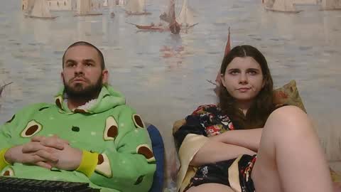 Alex and Sarah online show from April 2026 11:31:02 PM