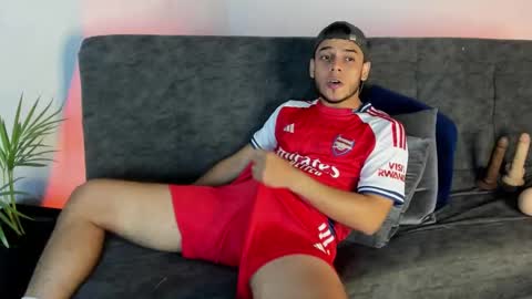 Alex Woll online show from October 2025 02:54:01 AM