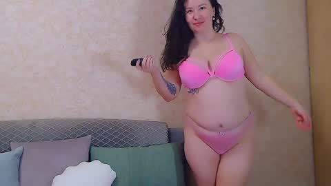 Snapshot of alexa__lexie chatting on December 2024 10:21:01 AM Alexa online show from December 2024 10:21:01 AM