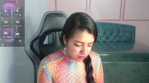 Alexandra online show from October 2025 01:04:02 PM