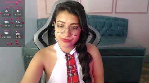 Alexandra online show from November 2025 01:12:02 PM