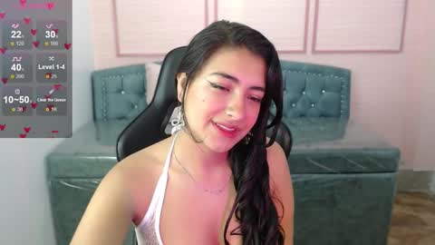Alexandra online show from November 2025 01:14:02 PM
