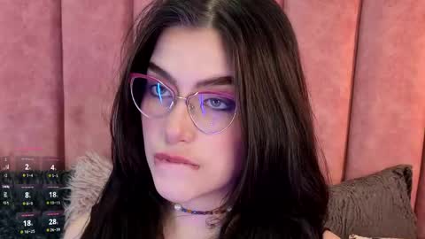 Alexa Thaylor online show from May 2026 04:04:01 PM