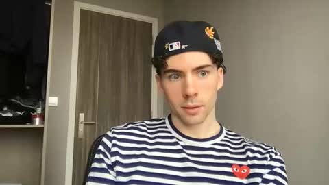 Snapshot of alexander0_ chatting on February 2026 07:18:02 AM Alexander online show from February 2026 07:18:02 AM