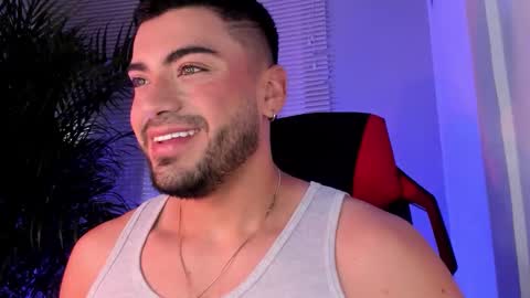 Snapshot of alexander_diiaz chatting on October 2025 12:03:01 PM Alexander Diaz online show from October 2025 12:03:01 PM