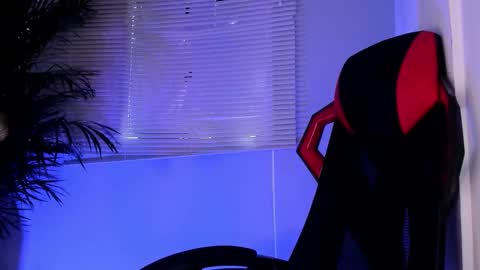 Snapshot of alexander_diiaz chatting on October 2025 08:33:01 PM Alexander Diaz online show from October 2025 08:33:01 PM