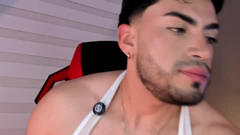 Snapshot of alexander_diiaz chatting on April 2026 01:22:01 PM Alexander Diaz online show from April 2026 01:22:01 PM