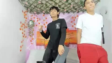 chicos hot online show from February 2025 01:20:01 AM