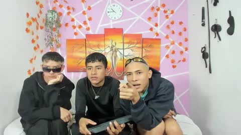 chicos hot online show from March 2025 03:45:02 PM