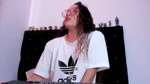 alexandra clauss online show from March 2026 09:54:01 PM