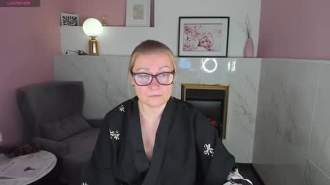 Alexandra online show from February 2025 01:41:01 PM