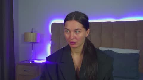 AlexandraBloom online show from November 2025 06:12:01 PM