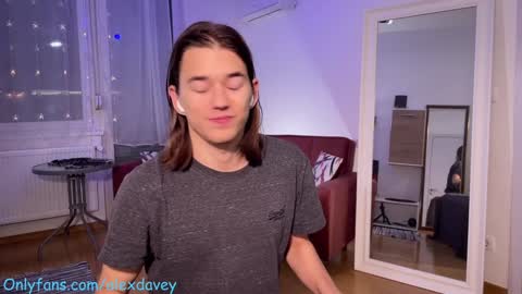           online show from December 2024 06:01:02 PM