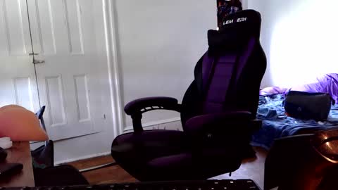 Snapshot of alexdutrow75 chatting on March 2026 04:29:01 PM JamesB online show from March 2026 04:29:01 PM