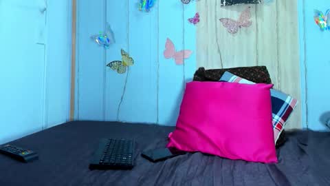 Snapshot of alexe_xx chatting on April 2026 02:37:02 AM Alex online show from April 2026 02:37:02 AM